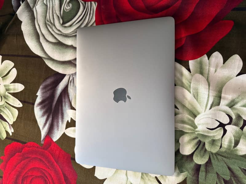 MacBook Pro 1