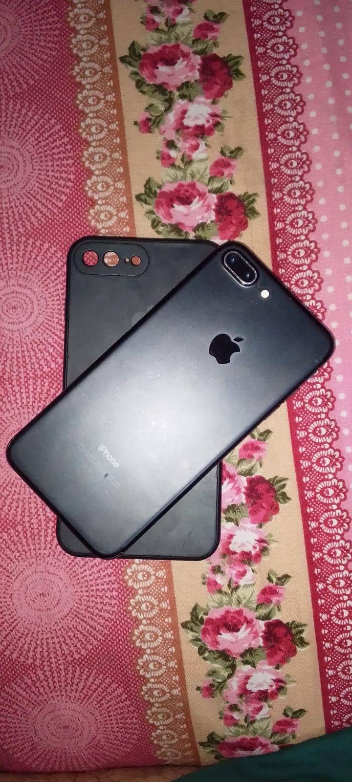 Apple iPhone 7 Plus 0