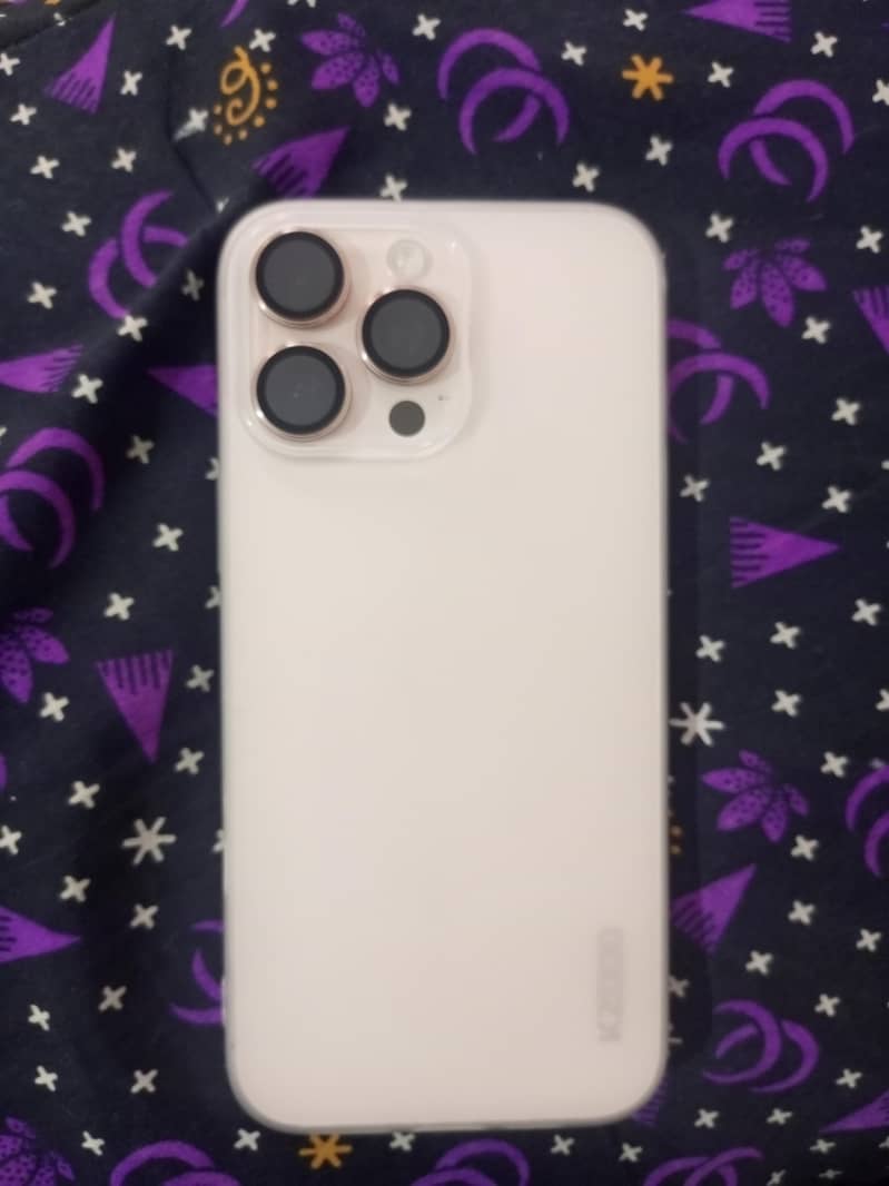 Apple iPhone 16 Pro Max 3