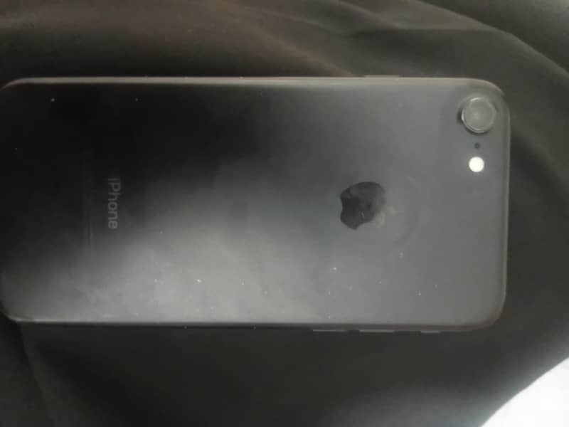 Apple iPhone 7 1