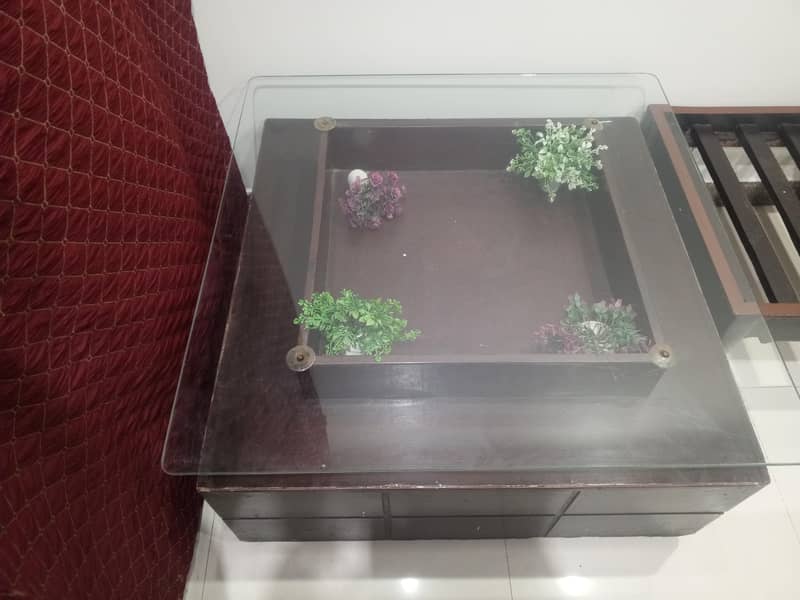 Center Table 0