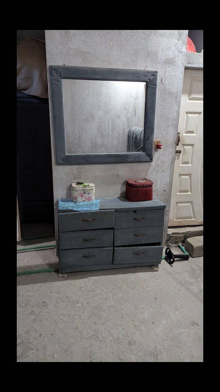 complete bed set  in excellent condition 1
