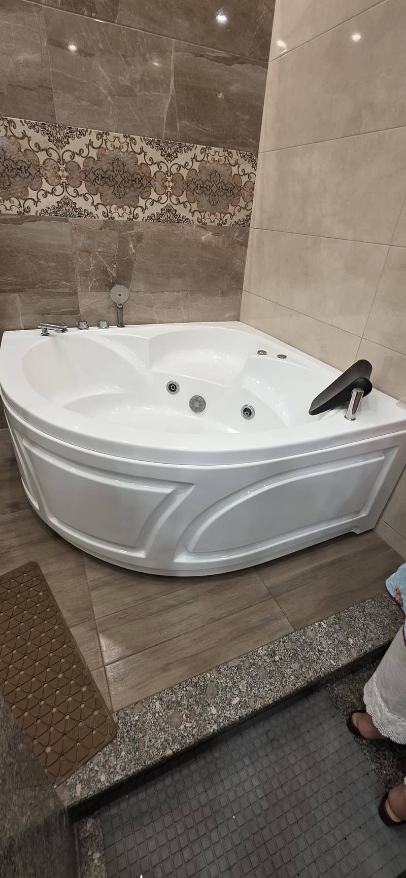 Jacuzzi Large size 0