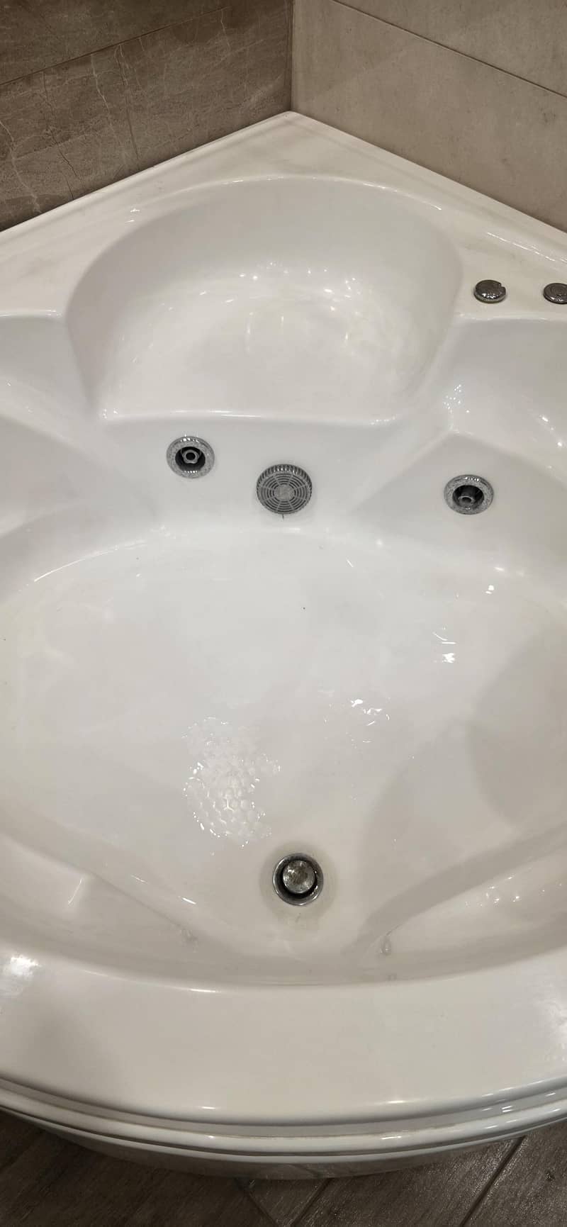 Jacuzzi Large size 3
