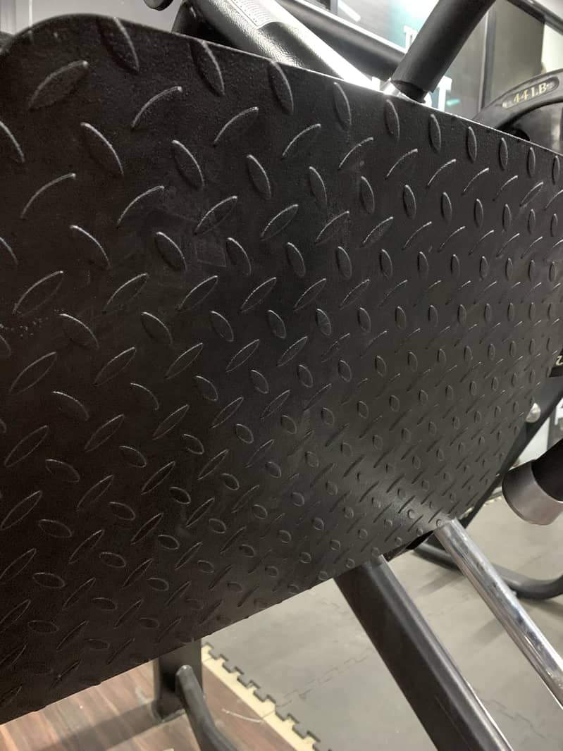 Leg Press Machine 1