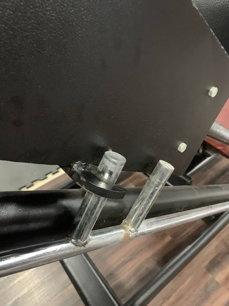 Leg Press Machine 6
