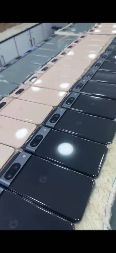 Google Pixel 8 & 8a