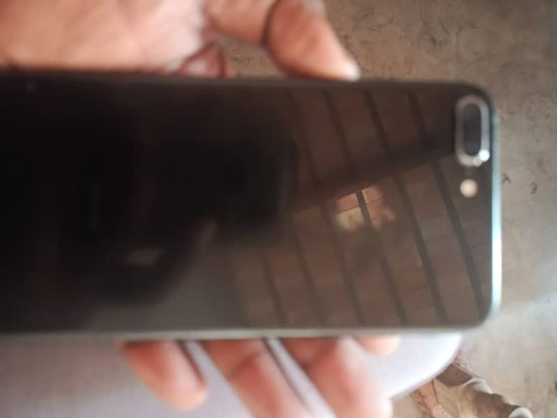Apple iPhone 7 Plus 2