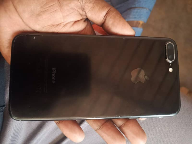 Apple iPhone 7 Plus 3