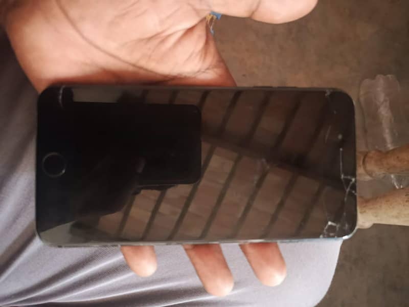 Apple iPhone 7 Plus 4