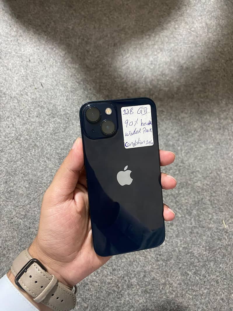Apple iPhone 13 0