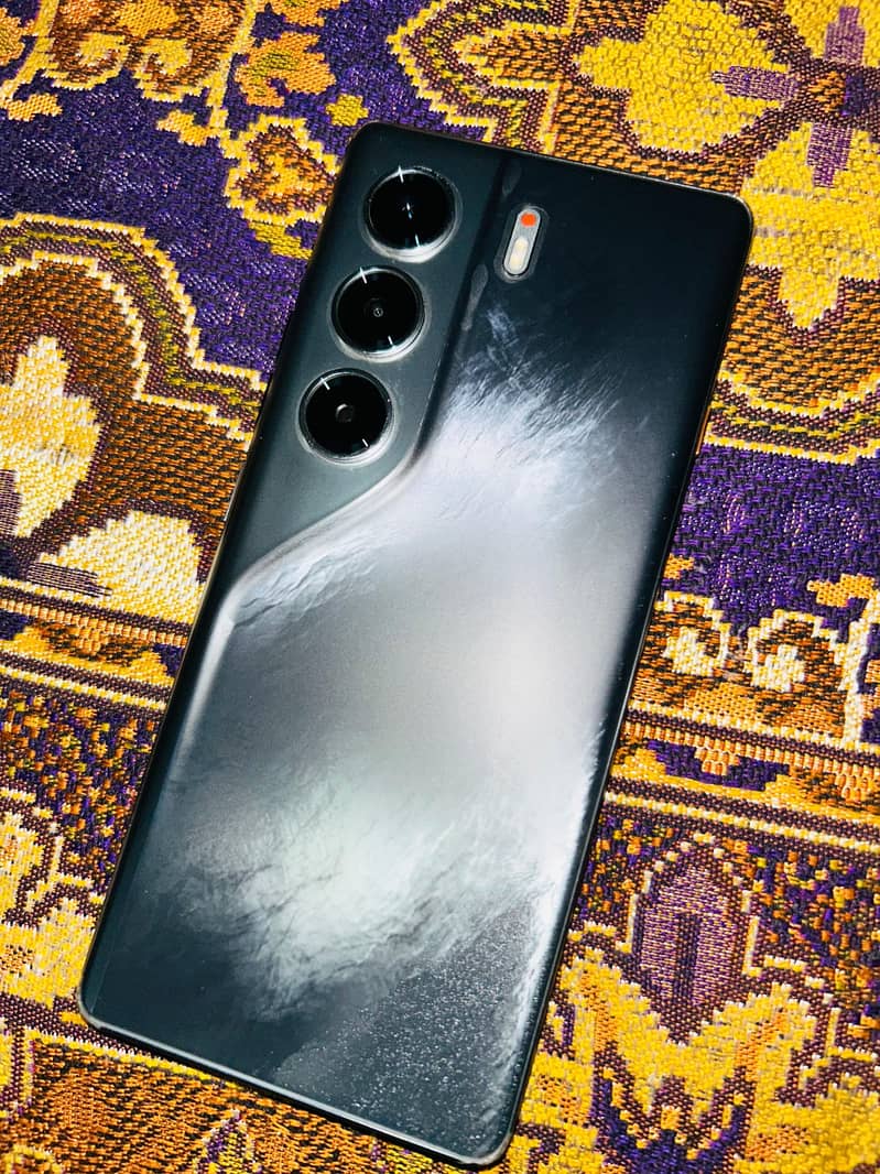 Tecno CAMON 40 Pro 0