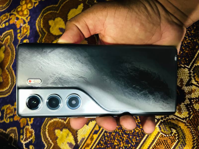 Tecno CAMON 40 Pro 1
