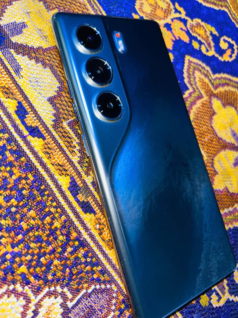 Tecno CAMON 40 Pro 2