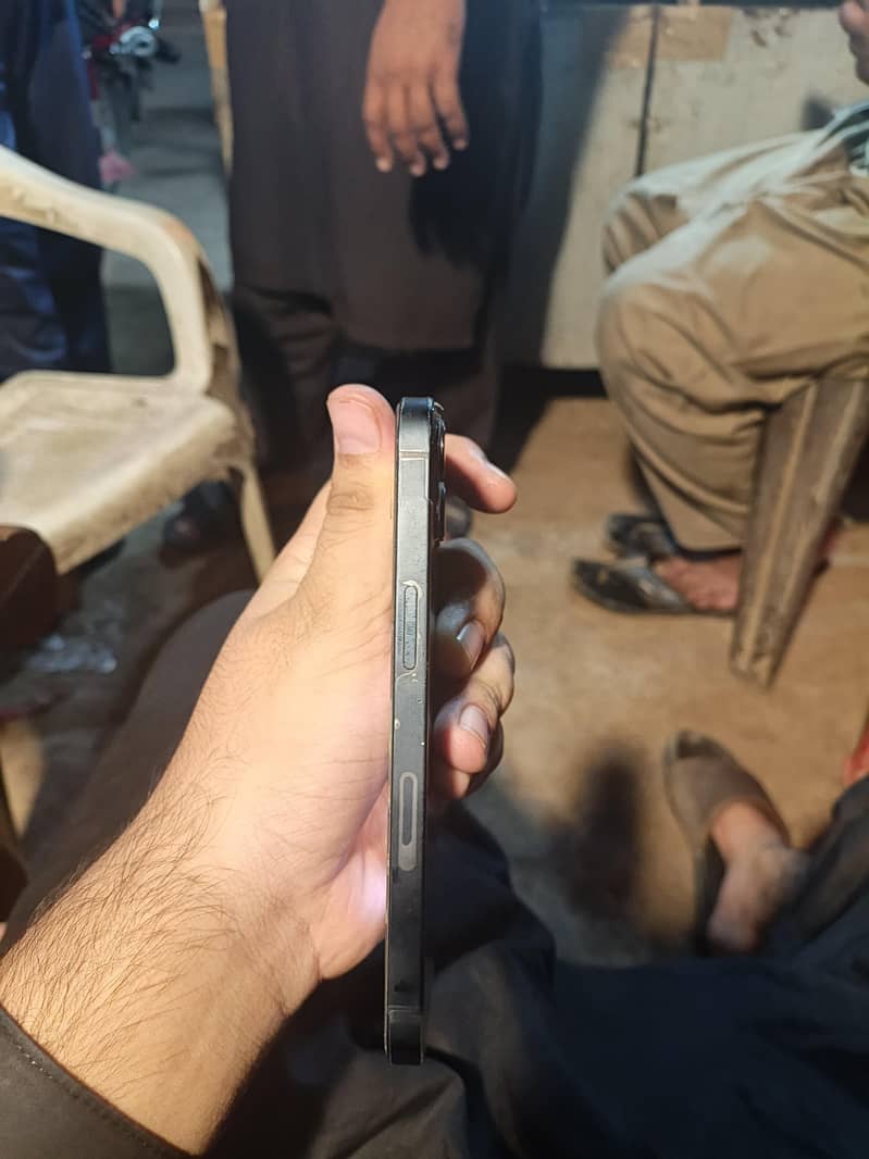 iPhone 13 2