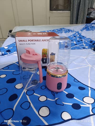 Portable Mini Juicer With Jug