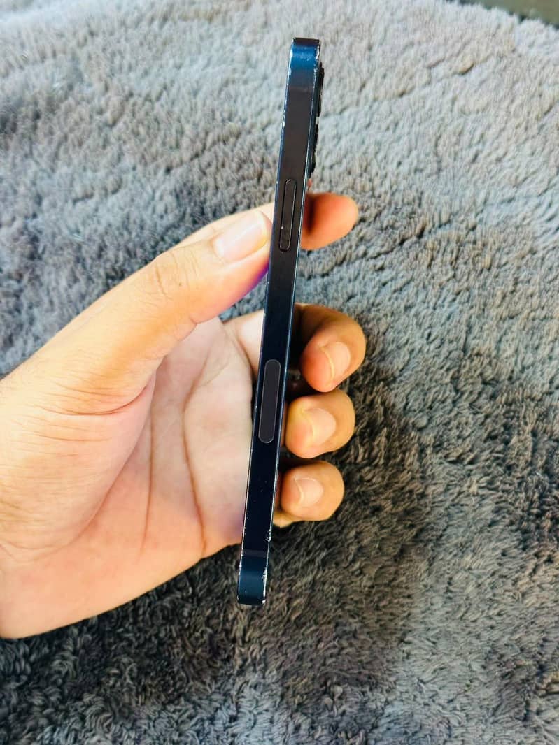 IPHONE 12 4