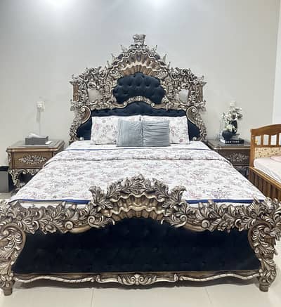 Complete bed set with side table and dressing table for sale