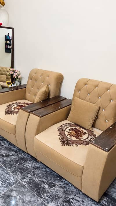Biege Sofa Set 5 seater For sale