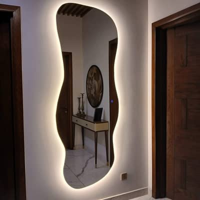 Light mirror luxury and descent