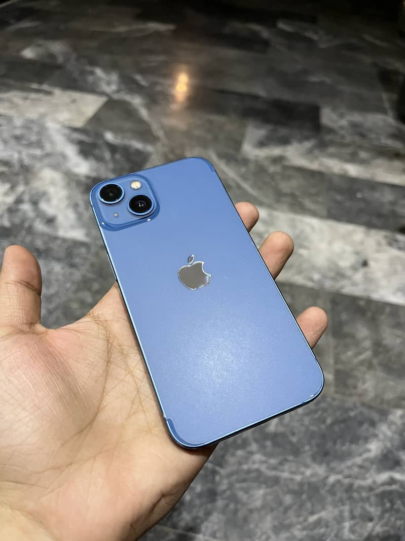 iPhone 13 0