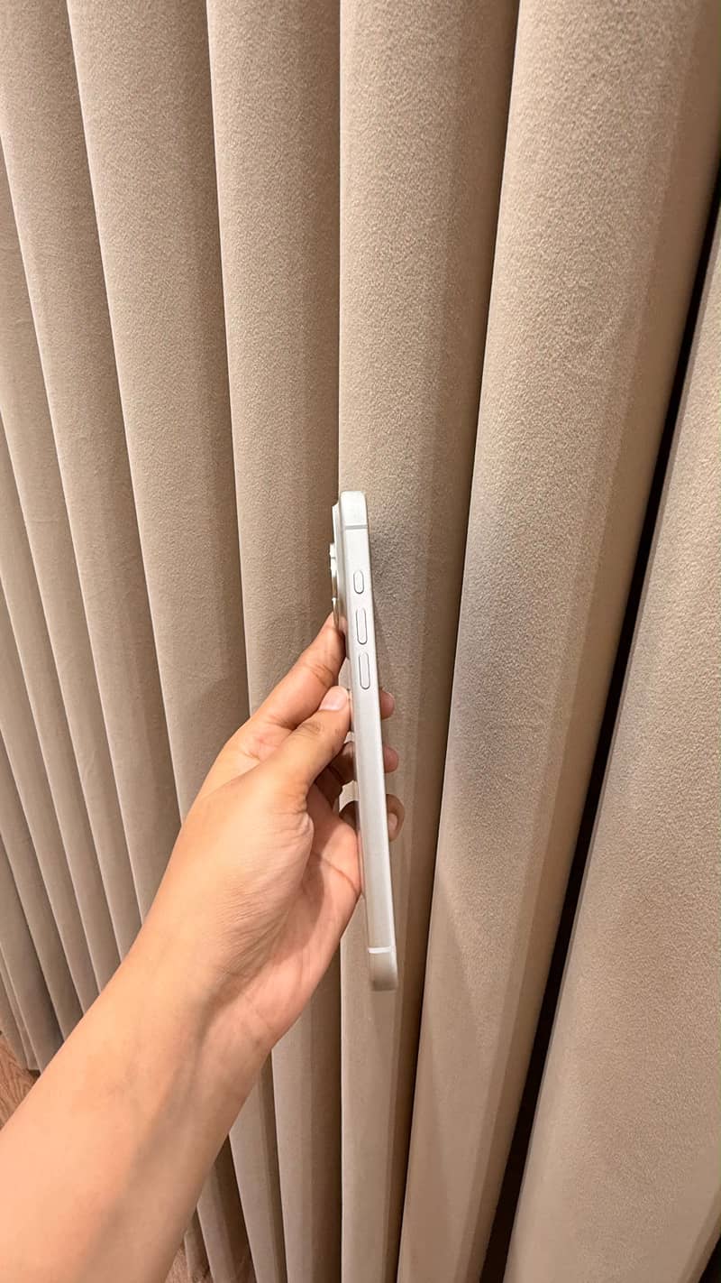 Apple iPhone 17 Pro Max 2