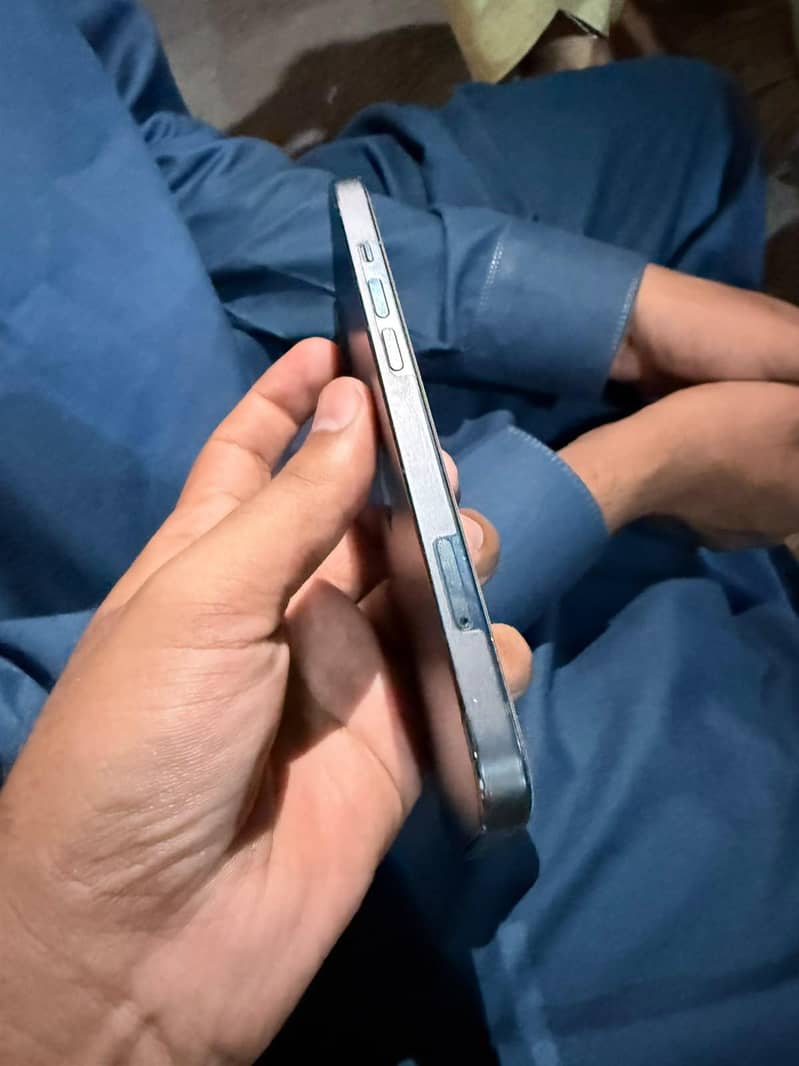 iPhone 13 1