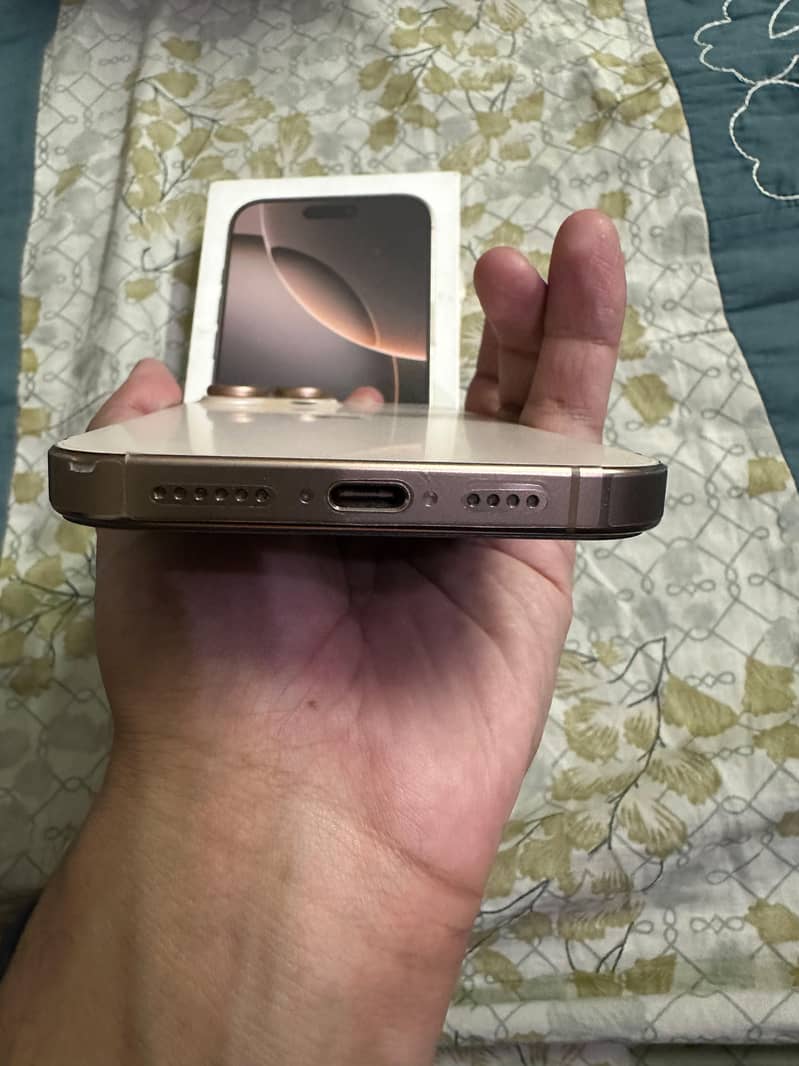 IPhone 16 Pro Max 8