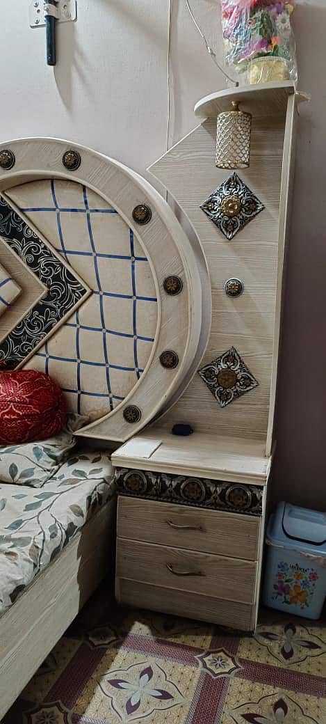 Bed 2 side table 3