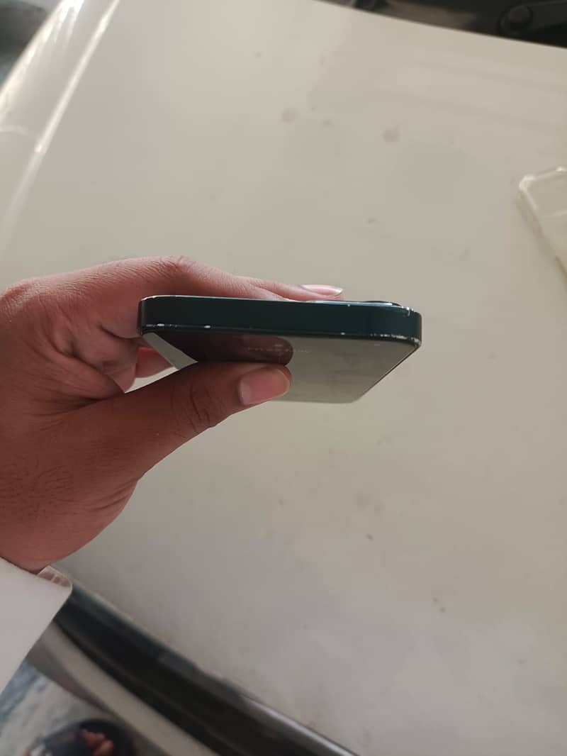 Apple iPhone 13 3