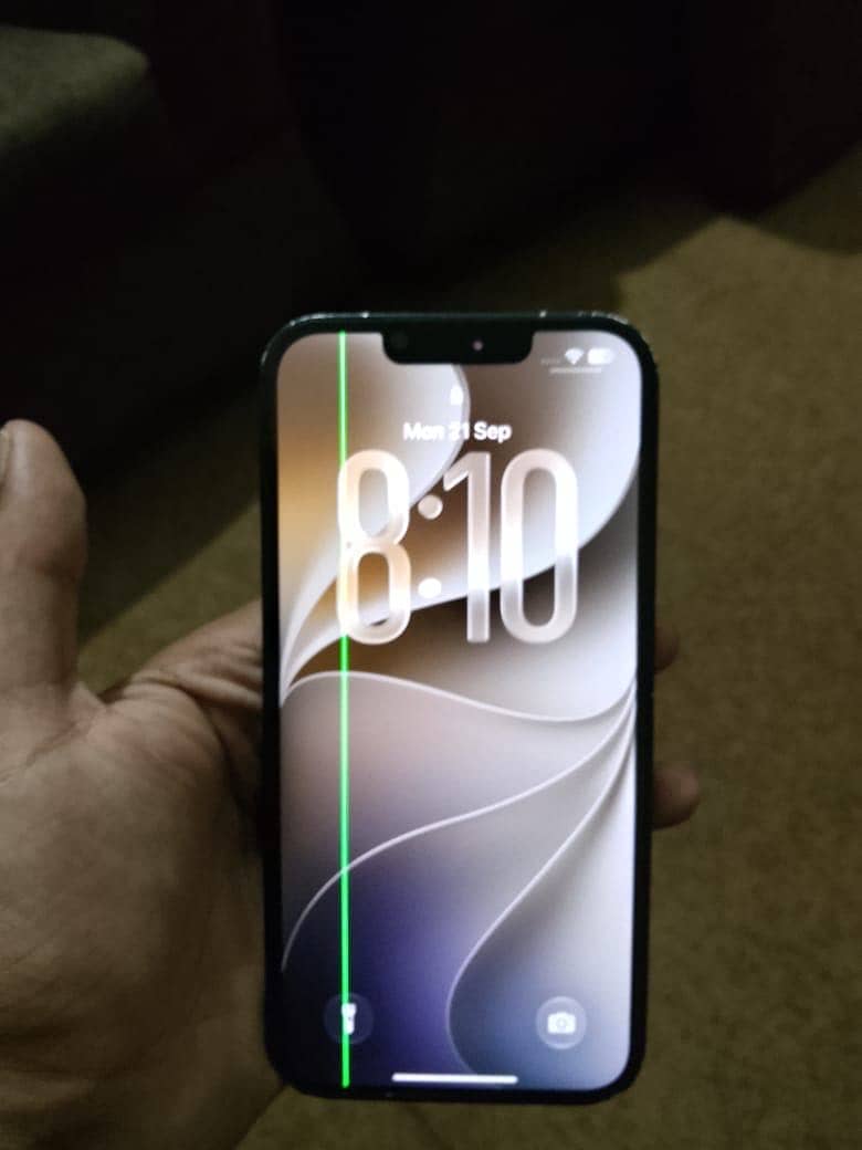 Apple iPhone 13 4