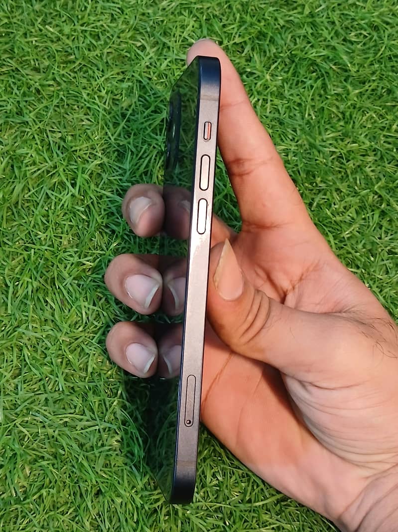 Apple iPhone 12 5