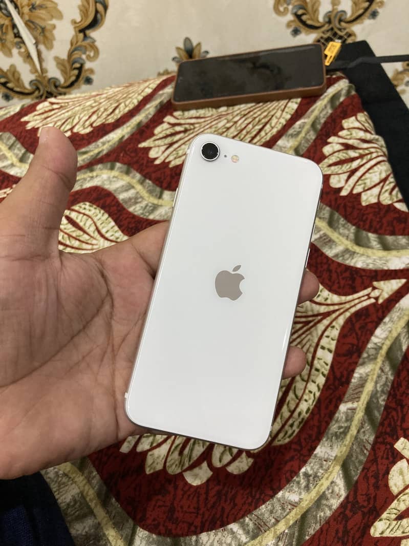 Apple iPhone SE 0