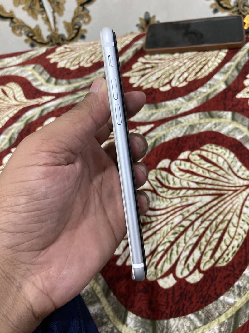 Apple iPhone SE 3