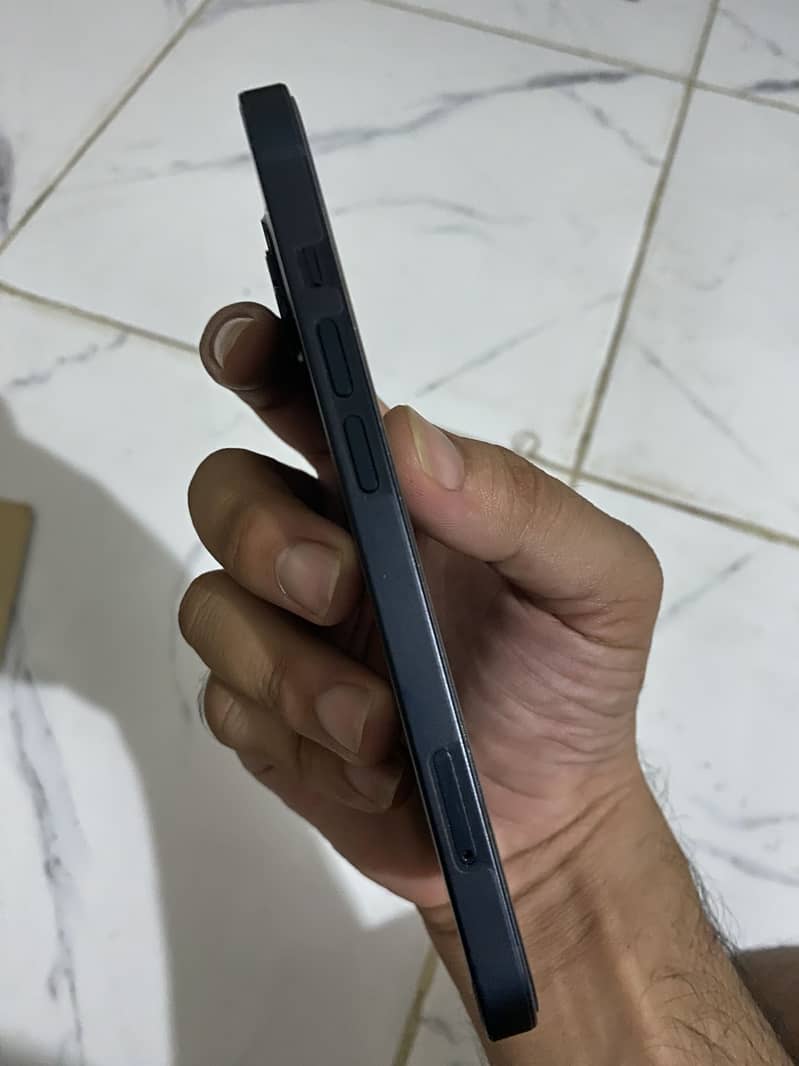 Apple iPhone 13 3
