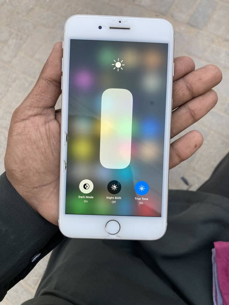 Apple iPhone 8 Plus 2