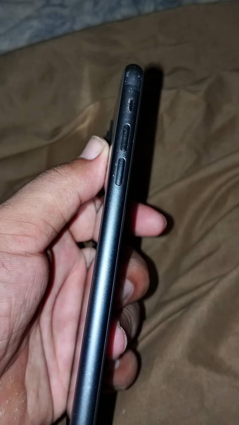 Apple iPhone 11 2