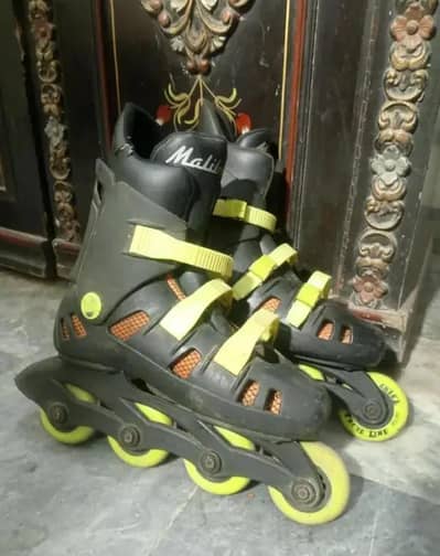 urgent sale Karnay hay skate shoes phone number 03221843508