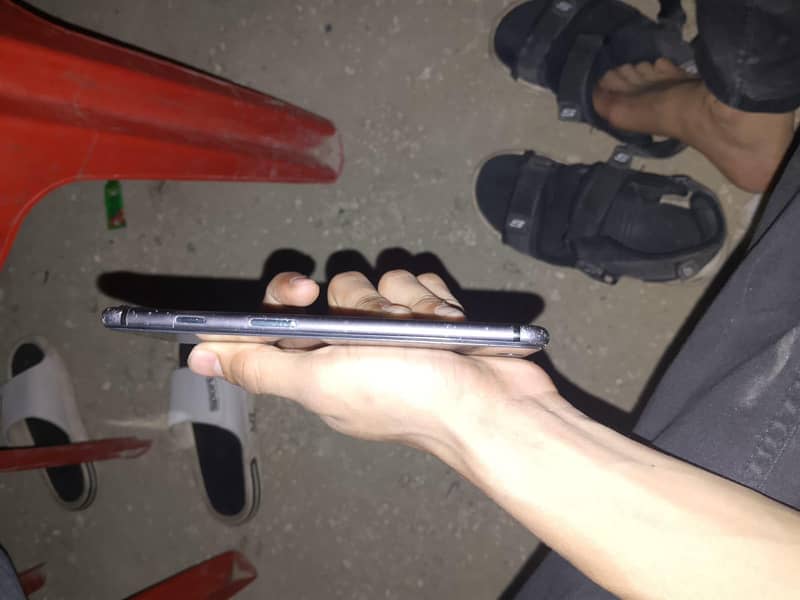 Apple iPhone 7 Plus 1