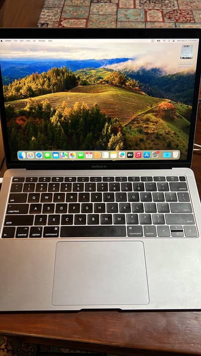 MacBook Air 13-inch space grey (2019) 256SSD 8GB RAM