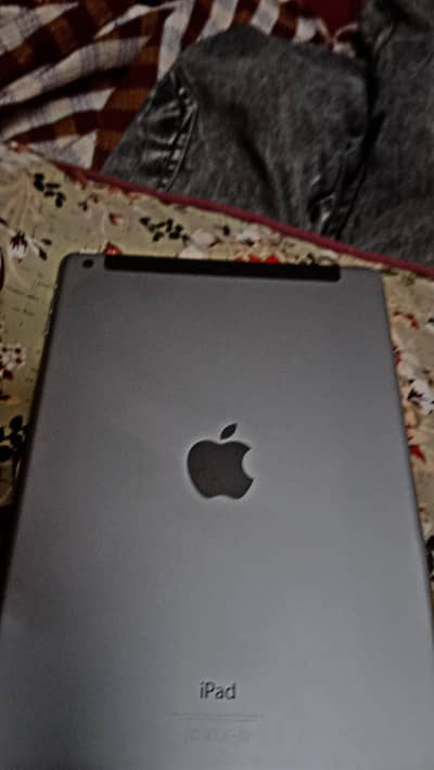 Ipad air almost new condition