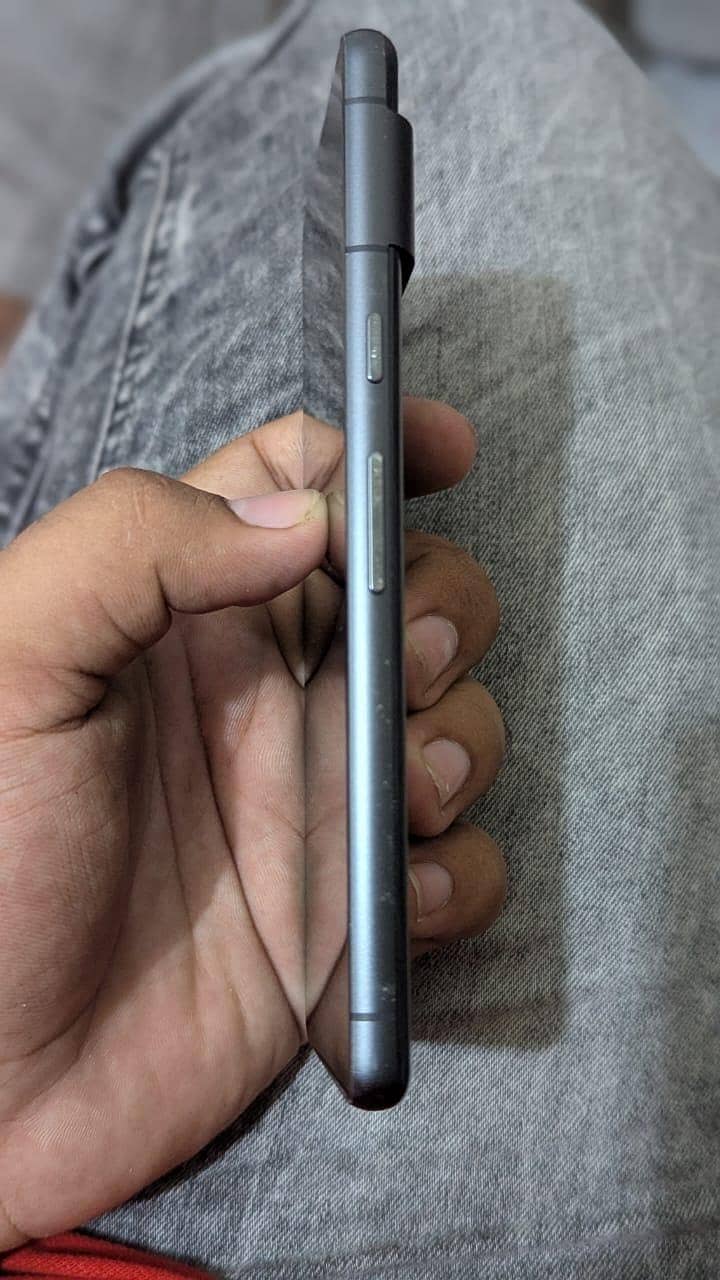 Google Pixel 7 4