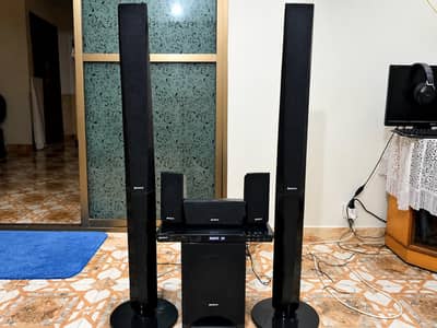 SONY DZ650 Dolby DTS 5.1 home theater system . . . call. O3l7l7Ol835