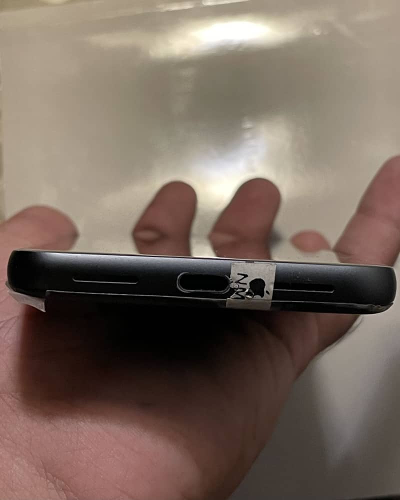 Google Pixel 8 4