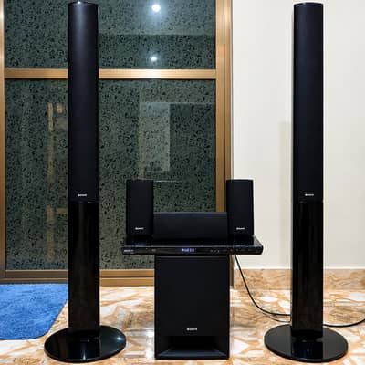 SONY DBV-E490 Dolby DTS 5.1 home theater system . . call. O3l7l7Ol835