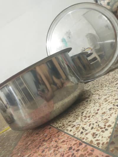 aik man/ 40 kilo ka bhari pateela steel ka for sell,rabtaO3I9-O39O7'7O