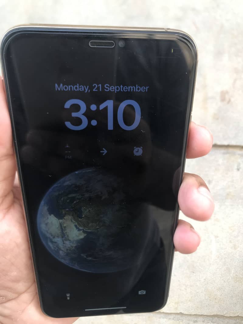 iPhone XS MAX 4