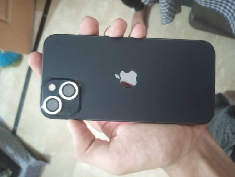 Apple iPhone 13 1