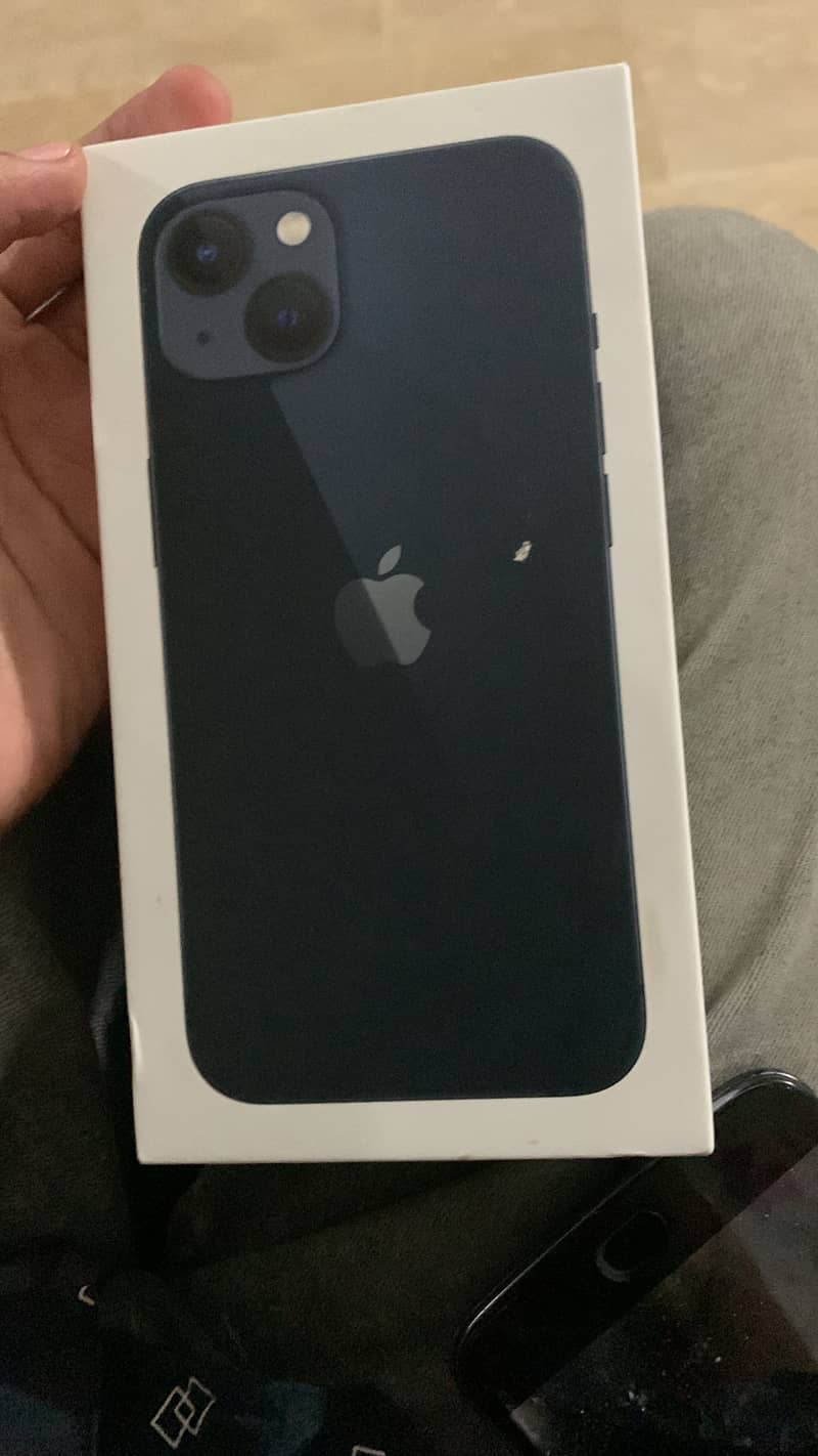 Apple iPhone 13 2