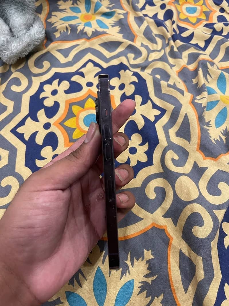 Apple iPhone 14 Pro 2